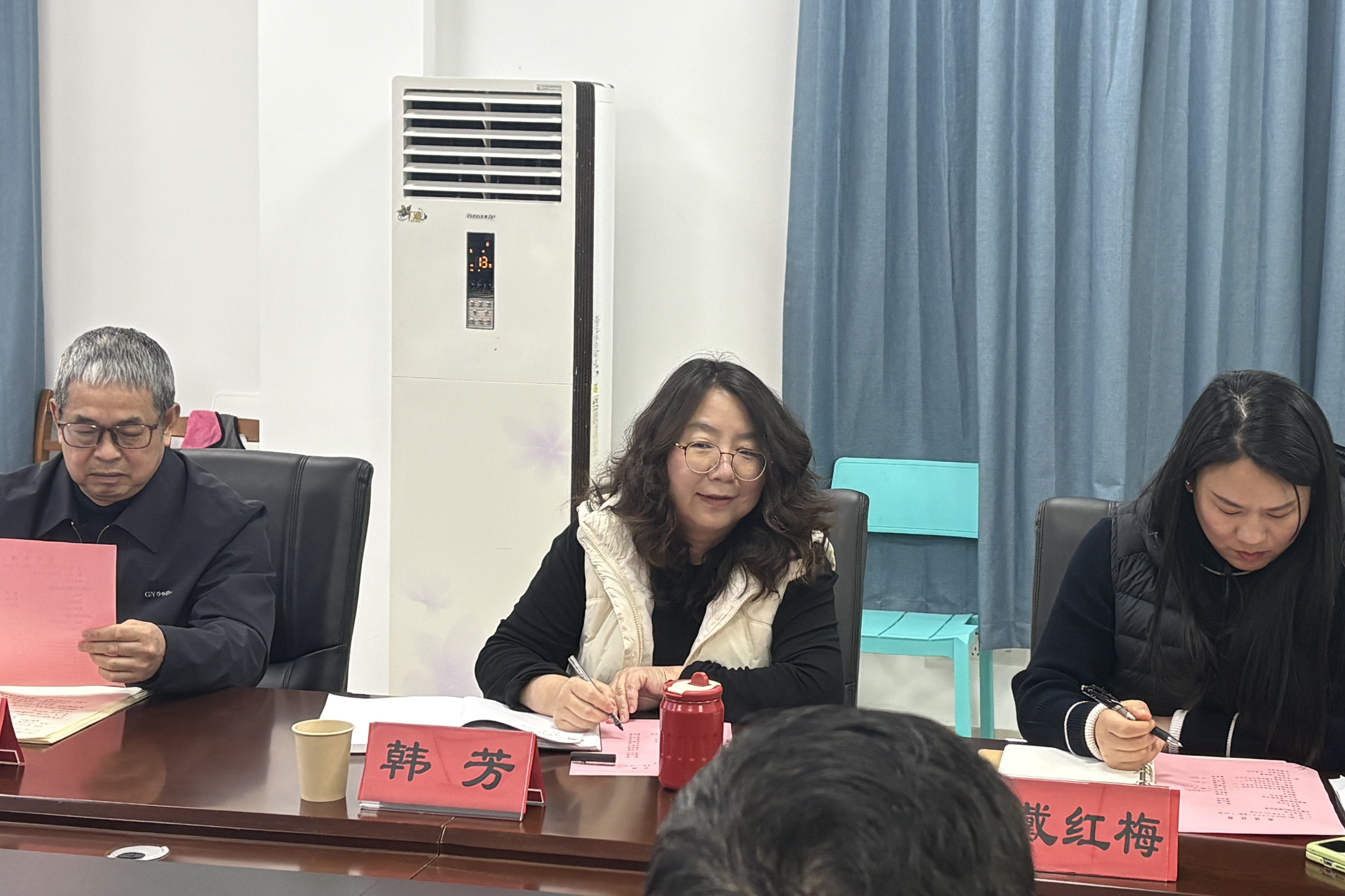 <a href='https://mp.weixin.qq.com/s/uBecPUWJQdaWlGuaYKTSrQ' target='_blank' title='【学院动态】校长韩芳莅临我院调研指导工作'>【学院动态】校长韩芳莅临我院调研指导工作</a>