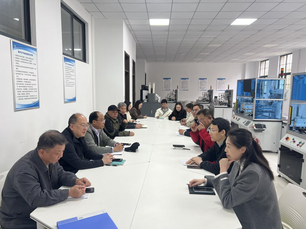 <a href='https://mp.weixin.qq.com/s/RYupbz50rv8HK2GDyC3Ilg' target='_blank' title='【教育教学】智能制造工程技术与机电一体化专业教研组召开多模态人工智能技术培训会'>【教育教学】智能制造工程技术与机电一体化专业教研组召开多模态人工智能技术培训会</a>