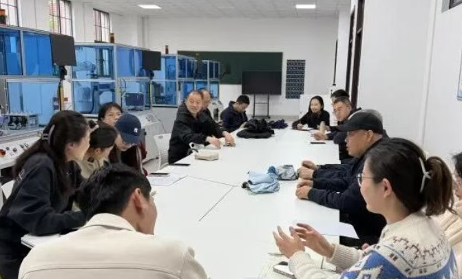 <a href='https://mp.weixin.qq.com/s/9QAFe5IeL1xMchC9-lkqQA' target='_blank' title='【教育教学】智能制造工程技术和机电一体化技术专业组召开常规教学研讨会'>【教育教学】智能制造工程技术和机电一体化技术专业组召开常规教学研讨会</a>